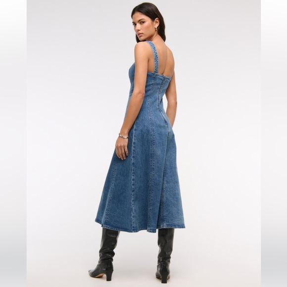 Puff Sleeve Gap Blue Jean Dress Blue Denim Midi Dress- NWOT Puff Sleeve Gap Blue Jean Dress Blue Denim Midi Dress- NWOT